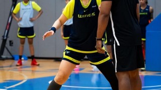 她为张子宇打样！李月汝替补出战4分钟仅3分 女姚明或不适合WNBA